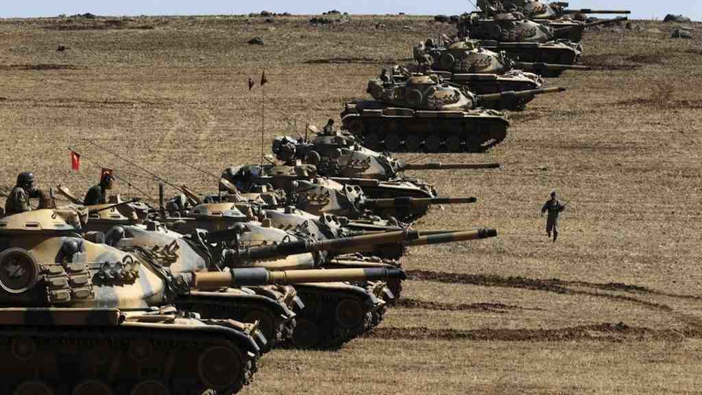Fileira de tanques turcos - Fatos Militares