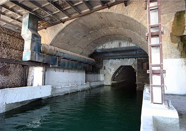 Entrada da base de submarinos Balaclava