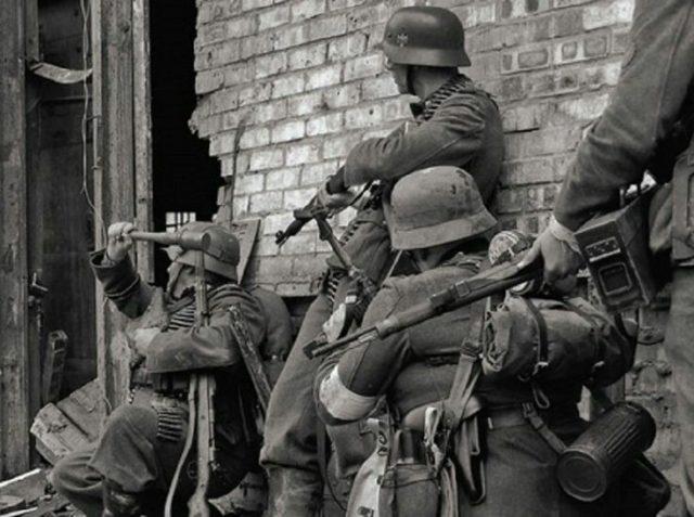 Soldados alemães em Stalingrado