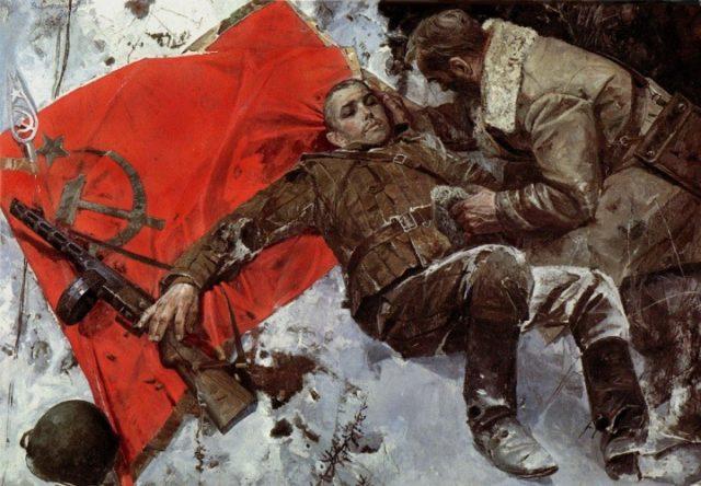 Um soldado soviético morto em combate ao lado da bandeira da URSS