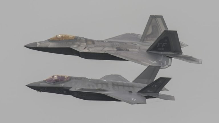 F-22 e F-35 - Aviões militares