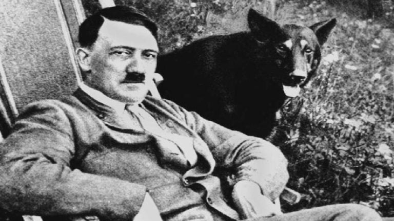 Hitler realmente acreditava naquilo que pregava? Ou era apenas um jogo político?