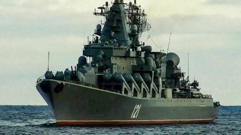 Moskva: Quem afundou o maior navio de guerra do mundo?
