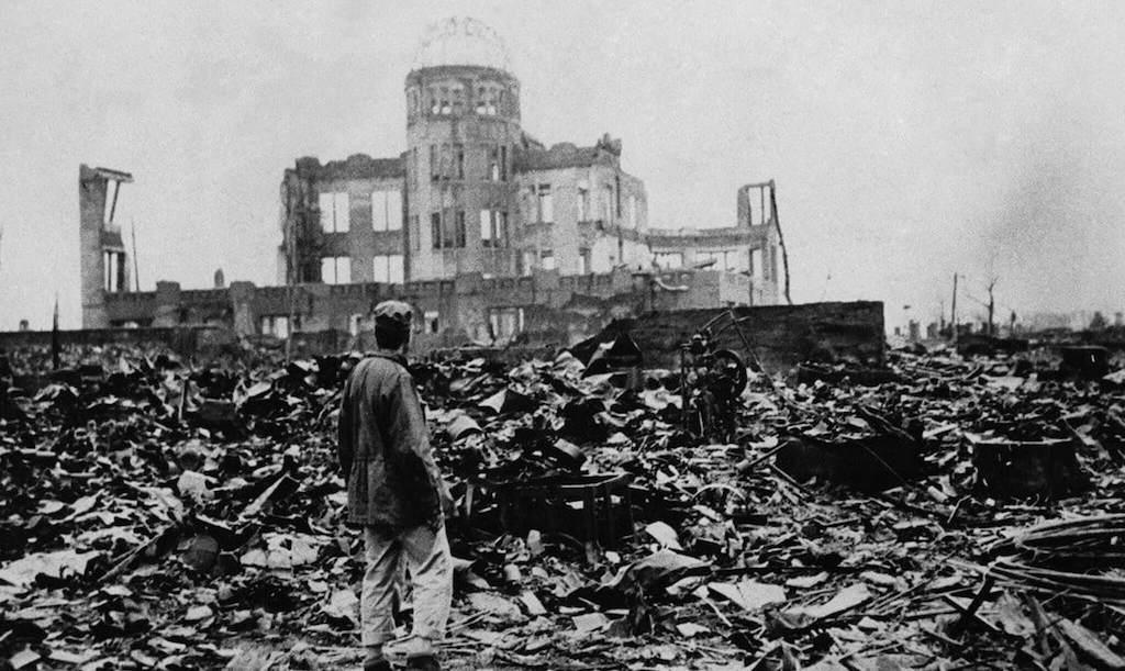 Hiroshima após a explosão nuclear em 1945 - mundo militar