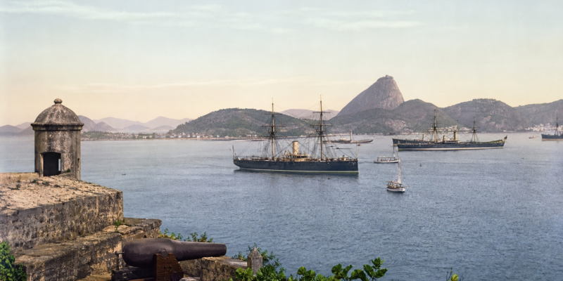 Navios militares históricos na Baía de Guanabara durante o período da Revolta da Armada