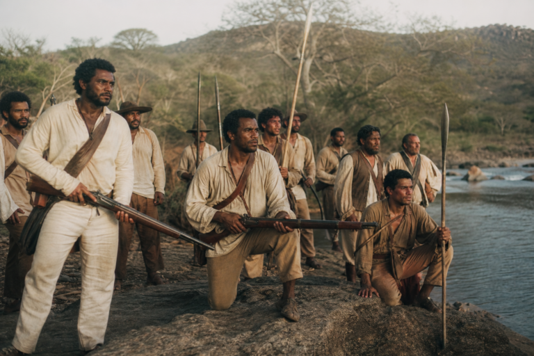 Representação histórica de combatentes brasileiros na região rural do Piauí durante a Batalha do Jenipapo.